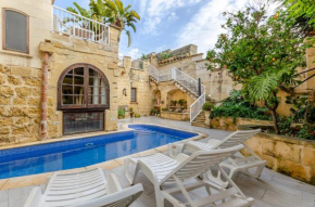 'The Escape' - 300y/o Gozo Villa with Indoor+Outdoor Pools